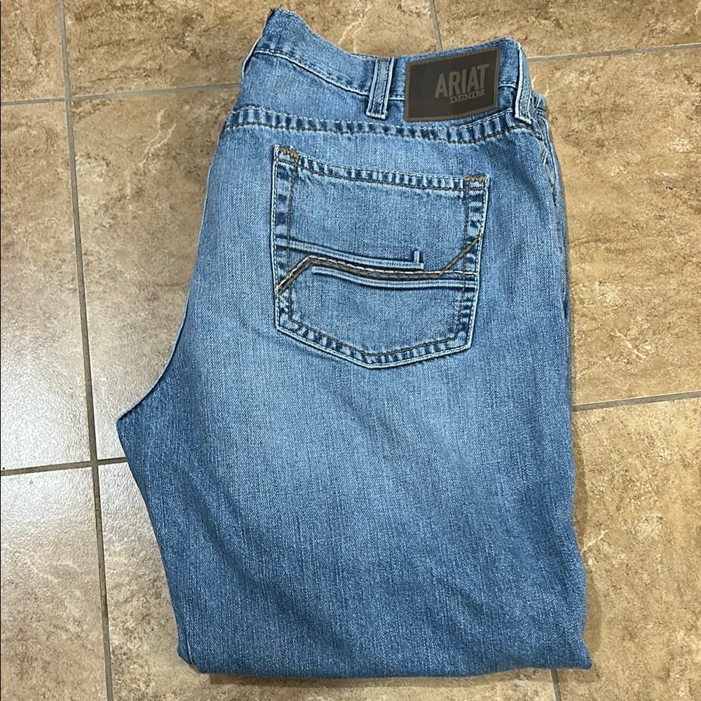 40/30 Ariat M4 Relaxed Fit Jeans with Classic Style